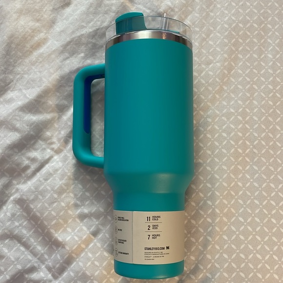 stanley 40 oz flow state quencher - Picture 2 of 3